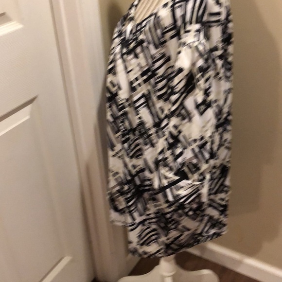 Notations Woman Black and White Top Size 3X - Picture 4 of 6